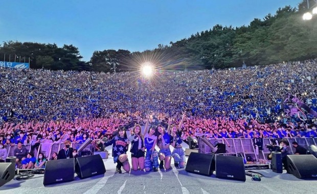 Le Sserafim di AKARAKA 2022/Foto: Source Music (Hybe Labels) Le Sserafim