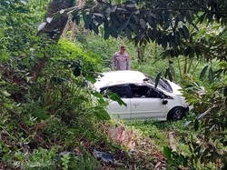 Sopir Ngantuk Semalaman Jaga Portal, Mobil Masuk Jurang di Karangasem