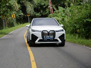 BMW iX Bekas Mobil Kepala Negara KTT ASEAN Dijual untuk Umum, Langsung Ludes! BMW iX Bekas Mobil Kepala Negara KTT ASEAN Dijual untuk Umum, Langsung Ludes!