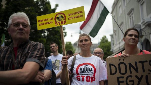 Pabrik Baterai Mobil Listrik China Diprotes Warga Hungaria