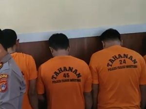 Jejak Kasus Oknum Brimob Bareng 10 Pria Setubuhi ABG Parimo-Segera Diadili Jejak Kasus Oknum Brimob Bareng 10 Pria Setubuhi ABG Parimo-Segera Diadili