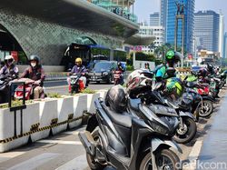 Duh... Jalur Sepeda Jalan Thamrin Jadi Tempat Parkir Ojol