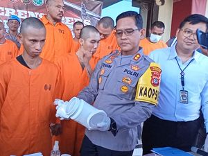 Curangnya Buruh Bangunan Bikin Ekstasi Palsu Berbahan Parasetamol Curangnya Buruh Bangunan Bikin Ekstasi Palsu Berbahan Parasetamol