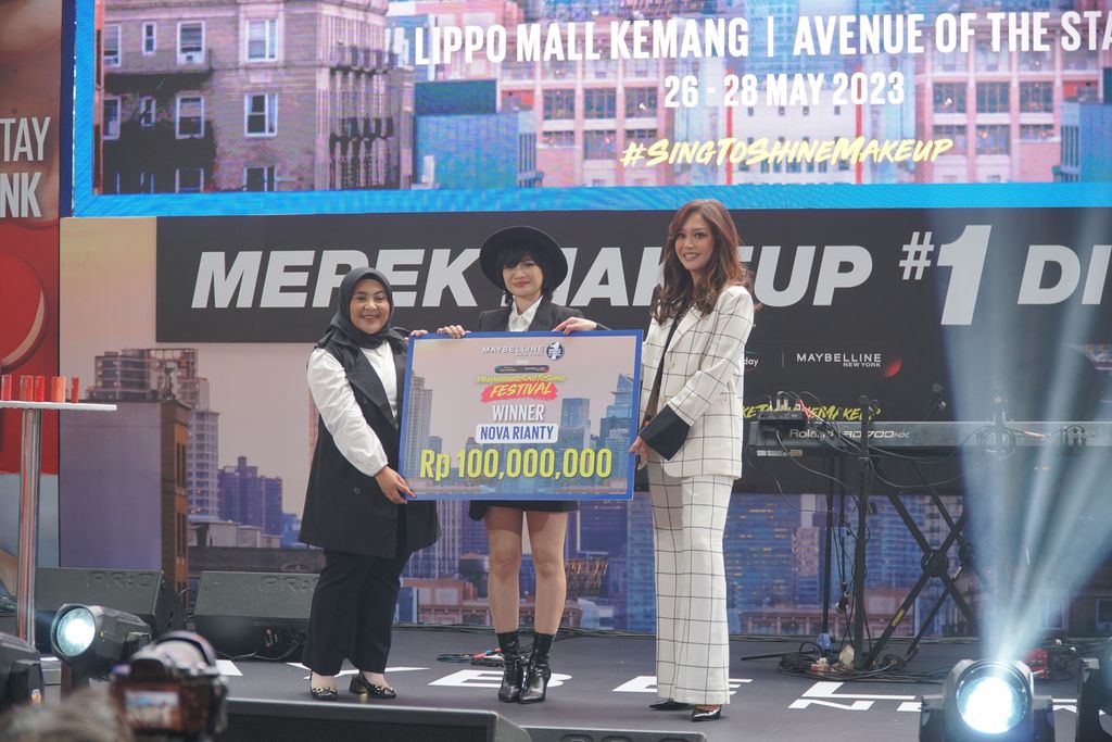 Pertama Kali, Maybelline New York Rayakan Makeup dengan Festival Musik di #MaybellineSingToShineFestival