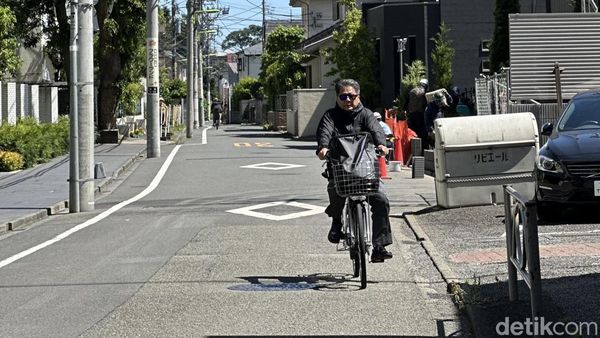 Potret Pergowesan di Jepang, Segitu Bugarnya Ngantor pun Naik Sepeda