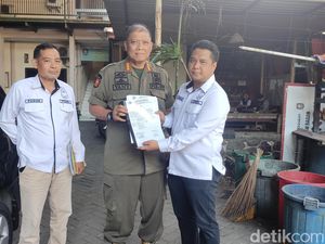 Berkas Perkara Masriah Penyiram Kencing-Tinja Dilimpahkan ke PN Sidoarjo Berkas Perkara Masriah Penyiram Kencing-Tinja Dilimpahkan ke PN Sidoarjo