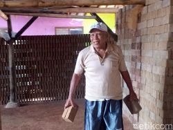 Batu Bata yang Membawa Pasutri Asal Kuningan ke Tanah Suci