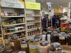 Geliat Penjualan Oleh-oleh dan Perlengkapan Haji di Bandung