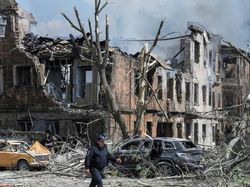 Rudal Rusia Hantam Klinik di Ukraina, 2 Orang Tewas-30 Terluka