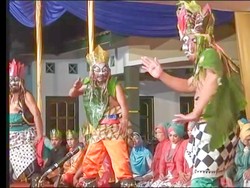 Mengenal Seni Antup, Drama Tari Berkostum Daun dari Janturan Sleman