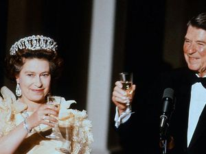 FBI Ungkap Rencana Pembunuhan Ratu Elizabeth II Tahun 1980-an FBI Ungkap Rencana Pembunuhan Ratu Elizabeth II Tahun 1980-an