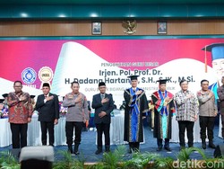 Kapolri Hadiri Pengukuhan Guru Besar Mantan Wakapolda Sumut di Medan