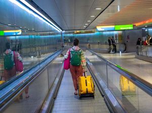 Bandara Heathrow Lumpuh Gegara Listrik Padam Setelah Gardu Terbakar Bandara Heathrow Lumpuh Gegara Listrik Padam Setelah Gardu Terbakar