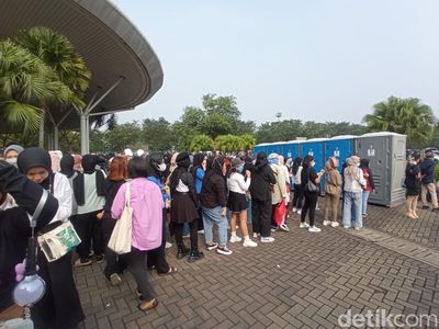 Konser D-DAY Suga BTS Day 2 Rame Banget, Antrean Toilet Panjang Gila!