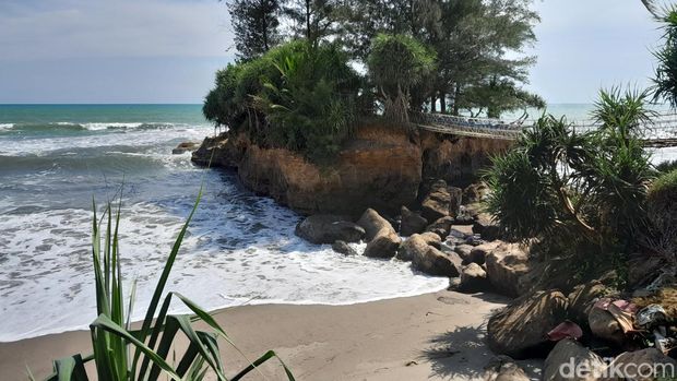 Pantai Sungai Suci Bengkulu