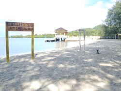 Keindahan Pantai Villa Kencana Boalemo, Pesona Pasir Putih hingga Pohon Pinus