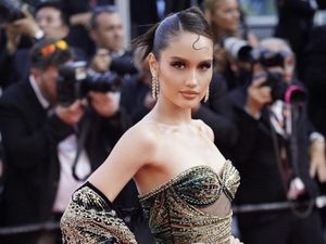 Lihat Lagi Gaya Glamor Putri Marino dan Cinta Laura di Cannes 2023