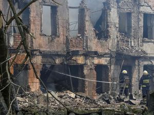 Rudal Rusia Hantam Klinik di Ukraina, 2 Tewas 30 Terluka
