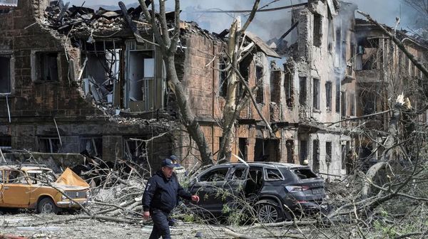 Potret Klinik di Dnipro yang Hancur Dirudal Rusia