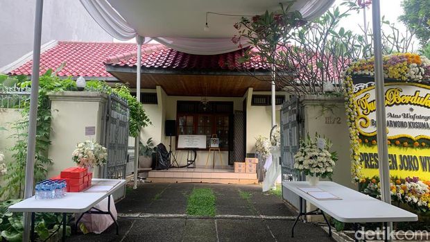 Rumah duka Sarwono Kusumaatmadja.