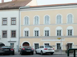 Tempat Kelahiran Hitler Jadi Pusat Pelatihan HAM Terbesar