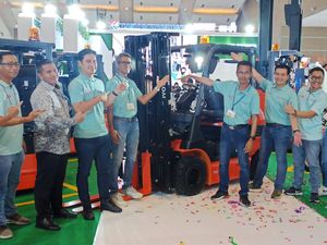 Traktor Nusantara Luncurkan Forklift Bertenaga Lithium, Ini Keunggulannya