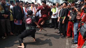 Silat, Palang Pintu, Marawis hingga Kuliner Riuhkan Lebaran Tenabang Jakarta