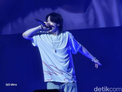 Foto-foto Penampilan Suga BTS di Konser Agust D D-DAY TOUR Day 1