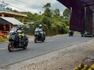 Pemotor Forza dan Xmax Perlu Bikin SIM CI? Ini Jawabannya Pemotor Forza dan Xmax Perlu Bikin SIM CI? Ini Jawabannya