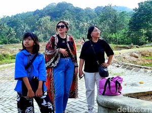 Akeyla, Desainer Cilik Karawang yang Jago Bahasa Inggris hingga Rusia Akeyla, Desainer Cilik Karawang yang Jago Bahasa Inggris hingga Rusia