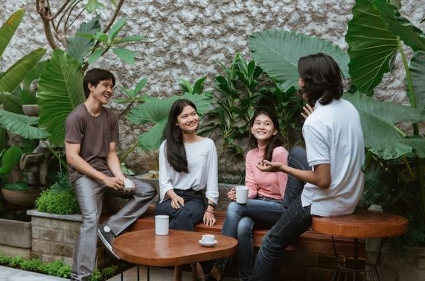 Berkomunikasi dua arah. foto freepik.com: odua