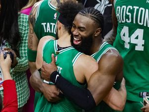 Hasil NBA: Celtics Menang Dramatis 104-103 atas Miami, Samakan Skor 3-3 Hasil NBA: Celtics Menang Dramatis 104-103 atas Miami, Samakan Skor 3-3