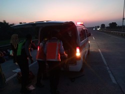 Identitas 16 Korban Luka Kecelakaan Bus Peziarah Jogja Tabrak Truk di Tol Jomo