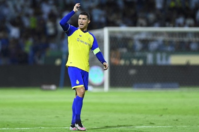Nassrs Portuguese forward Cristiano Ronaldo gestures during the Saudi Pro League football match between Al-Nassr and Al-Ettifaq at the Prince Mohammed Bin Fahd Stadium in Dammam on May 27, 2023. (Photo by AFP)