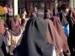 Kepsek SMAN 1 Praya Tengah Didemo Berawal Siswa Tak Bisa Perkalian 7