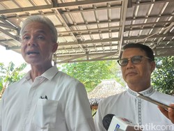 Ganjar Berduka atas Wafatnya Eks Walkot Surabaya Whisnu Sakti