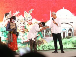 Bertemu Seniman di Tangerang, Ganjar Janji Beri Tiket Indonesia vs Argentina