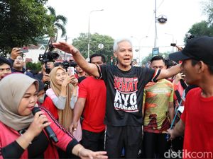 Respons Sindiran Anies soal Lari, Ganjar: Jawabannya di Kaus Ini
