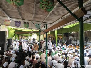 Haul ke-10 Habib Munzir, Jemaah Padati Kawasan Rawajati Timur Jaksel Haul ke-10 Habib Munzir, Jemaah Padati Kawasan Rawajati Timur Jaksel