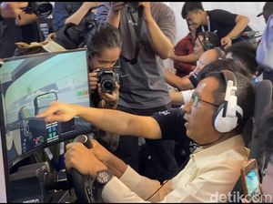 Tinjau Jakarta E-Prix Esports Championship, Heru Budi Test Drive EV Simulator