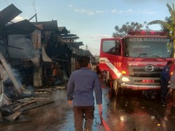 Kebakaran di Jalan Galangan Kapal Makassar, 10 Rumah-5 Toko Hangus
