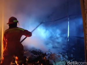 Pemkab Siapkan Pemulihan Kios Pedagang Pasar Arjosari Pacitan Usai Terbakar Pemkab Siapkan Pemulihan Kios Pedagang Pasar Arjosari Pacitan Usai Terbakar