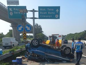 Bus Tabrak Kijang di Tol Kopo Bandung, Satu Orang Tewas! Bus Tabrak Kijang di Tol Kopo Bandung, Satu Orang Tewas!