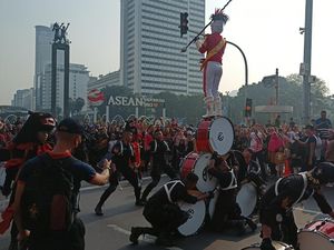Kirab Pancasila Ramaikan CFD Sudirman-Thamrin Pagi Ini Kirab Pancasila Ramaikan CFD Sudirman-Thamrin Pagi Ini