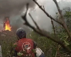 Helikopter Latih Jatuh-Terbakar di Kebun Teh Bandung
