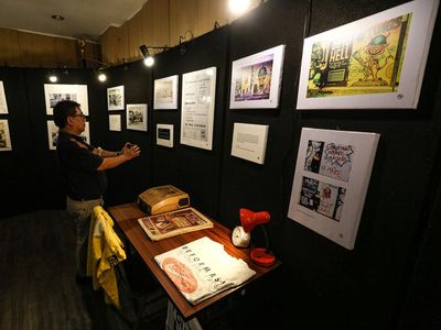 Melihat Pameran 25 Tahun Reformasi di FIB UI
