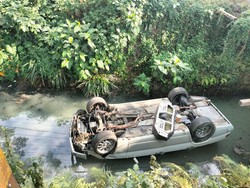 Mercy Terjun ke Sungai di Kota Batu, Dua Penumpang Luka