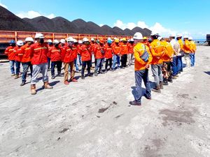 Setelah Didemo, Rekanan PLTU Jeranjang Janjikan Pekerjaan ke Warga