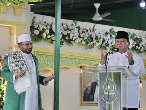 Prabowo Terkesan dengan Habib Munzir: Bak Oasis yang Tenang di Padang Pasir