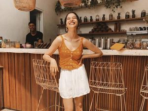 Menawan di Cannes Film Festival, Putri Marino Juga Keren saat Masak di Rumah Menawan di Cannes Film Festival, Putri Marino Juga Keren saat Masak di Rumah